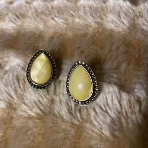 Tear drop post earrings, yellow